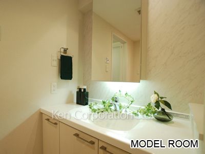 Powder Room ※Photo of the same layout on 8 floor. Decoration and fixture may differ.