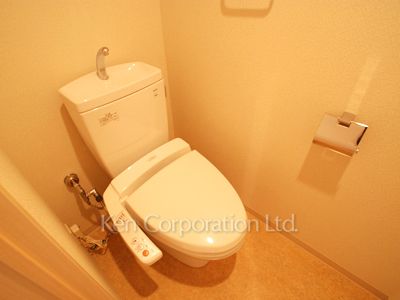 Lavatory ※Photo of the same layout on 8 floor. Decoration and fixture may differ.