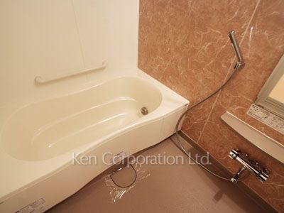 Bath ※Photo of the same layout on 14 floor. Decoration and fixture may differ.