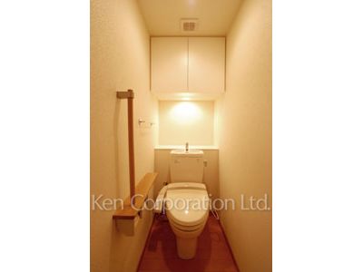 Lavatory ※Photo of the same layout on 14 floor. Decoration and fixture may differ.