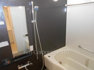 Bath ※Photo of the same layout on 8 floor. Decoration and fixture may differ.