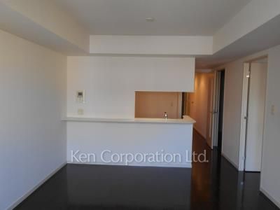 Living-Dining ※Photo of the same layout on 8 floor. Decoration and fixture may differ.