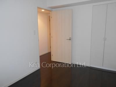 Bedroom ※Photo of the same layout on 8 floor. Decoration and fixture may differ.