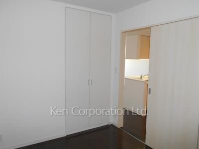 Bedroom ※Photo of the same layout on 8 floor. Decoration and fixture may differ.