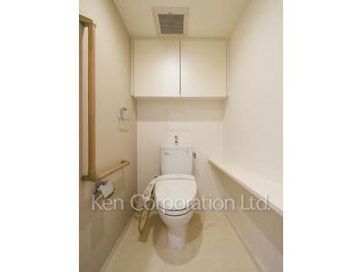 Lavatory ※Photo of the same layout on 10 floor. Decoration and fixture may differ.