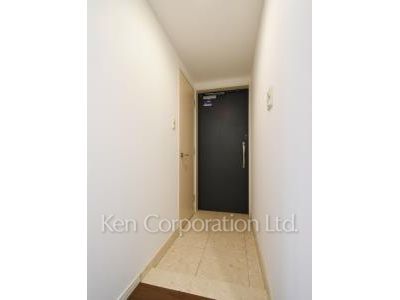 Entrance ※Photo of the same layout on 10 floor. Decoration and fixture may differ.
