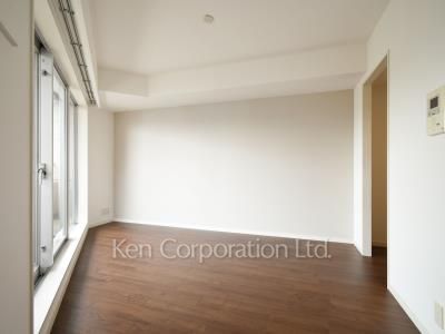Living-Dining ※Photo of the same layout on 10 floor. Decoration and fixture may differ.