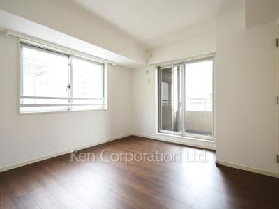 Bedroom ※Photo of the same layout on 10 floor. Decoration and fixture may differ.