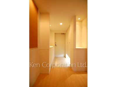 Entrance ※Photo of the same layout on 9 floor. Decoration and fixture may differ.