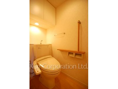 Lavatory ※Photo of the same layout on 9 floor. Decoration and fixture may differ.