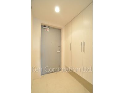 Entrance ※Photo of the same layout on 9 floor. Decoration and fixture may differ.