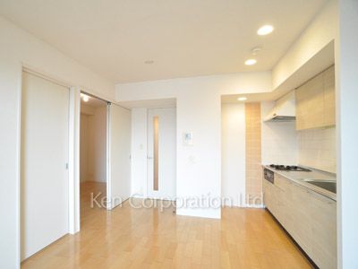 Living-Dining ※Photo of the same layout on 9 floor. Decoration and fixture may differ.
