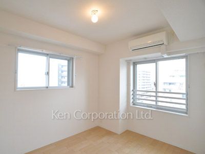 Bedroom ※Photo of the same layout on 9 floor. Decoration and fixture may differ.