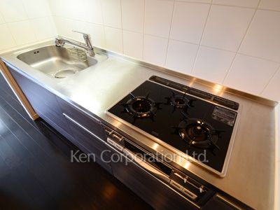 Kitchen ※Photo of the same layout on 3 floor. Decoration and fixture may differ.