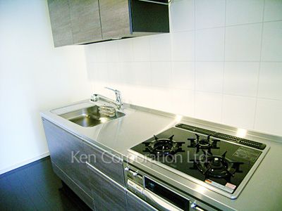 Kitchen ※Photo of the same layout on 2 floor. Decoration and fixture may differ.