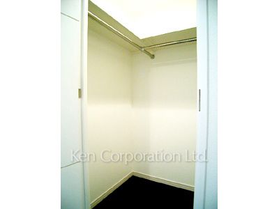 Walk-In Closet ※Photo of the same layout on 2 floor. Decoration and fixture may differ.