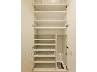 Shoes Closet