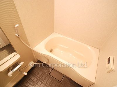 Bath ※Photo of the same layout on 10 floor. Decoration and fixture may differ.