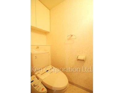 Lavatory ※Photo of the same layout on 10 floor. Decoration and fixture may differ.