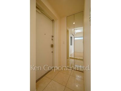 Entrance ※Photo of the same layout on 10 floor. Decoration and fixture may differ.