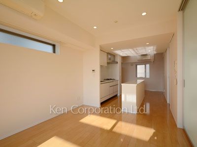 Living-Dining ※Photo of the same layout on 10 floor. Decoration and fixture may differ.