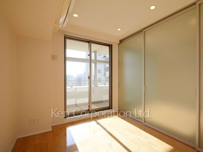 Bedroom ※Photo of the same layout on 10 floor. Decoration and fixture may differ.