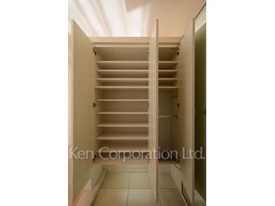 Closet ※Photo of the same layout on 12 floor. Decoration and fixture may differ.