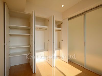 Closet ※Photo of the same layout on 12 floor. Decoration and fixture may differ.