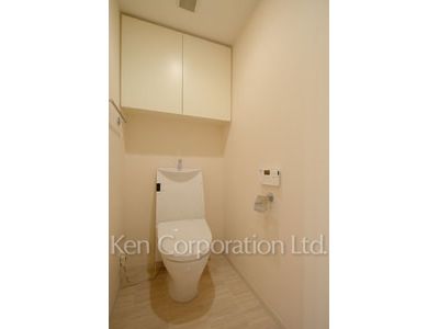 Lavatory ※Photo of the same layout on 12 floor. Decoration and fixture may differ.