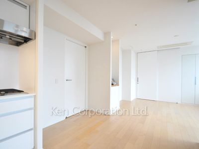 Living-Dining ※Photo of the same layout on 20 floor. Decoration and fixture may differ.