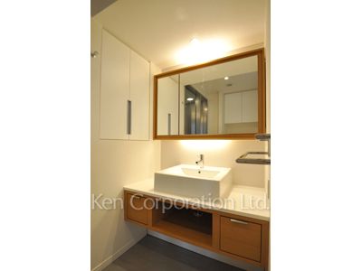 Powder Room ※Photo of the same layout on 20 floor. Decoration and fixture may differ.