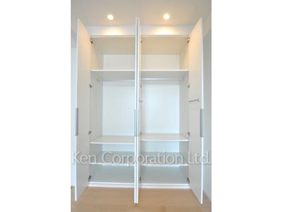 Closet ※Photo of the same layout on 20 floor. Decoration and fixture may differ.