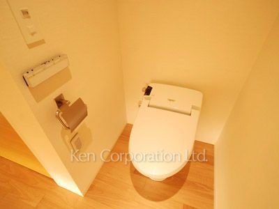 Lavatory ※Photo of the same layout on 17 floor. Decoration and fixture may differ.