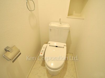 Lavatory ※Photo of the same layout on 10 floor. Decoration and fixture may differ.