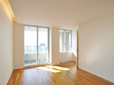 Bedroom ※Photo of the same layout on 34 floor. Decoration and fixture may differ.