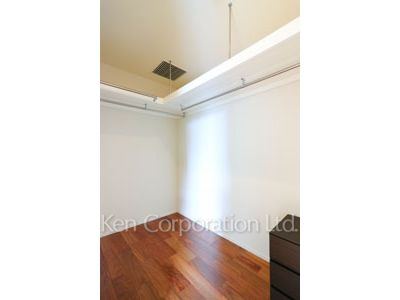 Walk-In Closet ※Photo of the same layout on 2 floor. Decoration and fixture may differ.