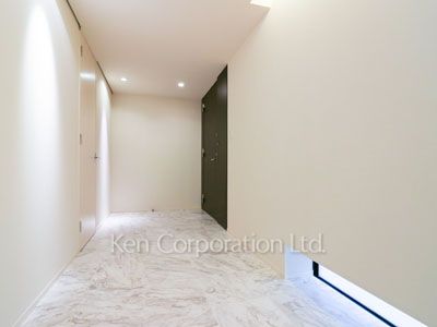Entrance ※Photo of the same layout on 2 floor. Decoration and fixture may differ.