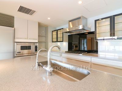 Kitchen ※Photo of the same layout on 2 floor. Decoration and fixture may differ.