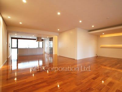 Living-Dining ※Photo of the same layout on 3 floor. Decoration and fixture may differ.