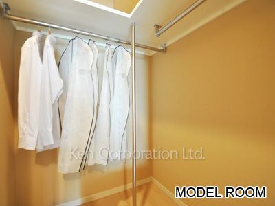 Closet ※Photo of the same layout on 19 floor. Decoration and fixture may differ.