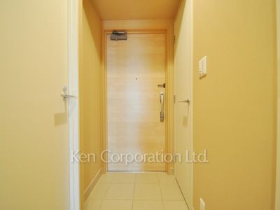 Entrance ※Photo of the same layout on 19 floor. Decoration and fixture may differ.