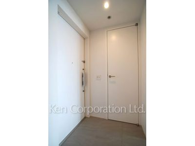 Entrance ※Photo of the same layout on 23 floor. Decoration and fixture may differ.