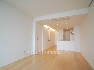 Living-Dining ※Photo of the same layout on 23 floor. Decoration and fixture may differ.