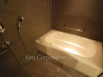 Bath ※Photo of the same layout on 23 floor. Decoration and fixture may differ.