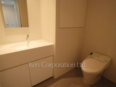 Lavatory ※Photo of the same layout on 23 floor. Decoration and fixture may differ.