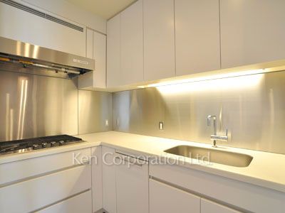 Kitchen ※Photo of the same layout on 23 floor. Decoration and fixture may differ.