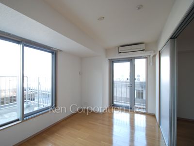 Bedroom ※Photo of the same layout on 3 floor. Decoration and fixture may differ.