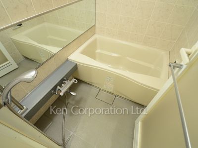 Bath ※Photo of the same layout on 6 floor. Decoration and fixture may differ.