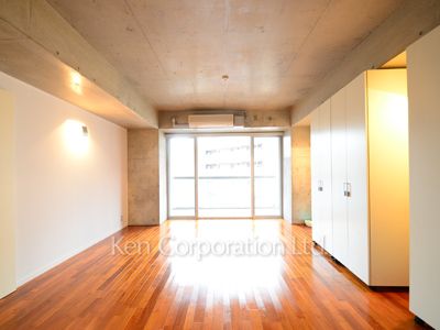 Living-Dining ※Photo of the same layout on 6 floor. Decoration and fixture may differ.