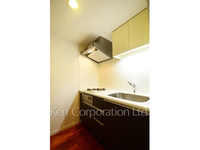Kitchen ※Photo of the same layout on 6 floor. Decoration and fixture may differ.